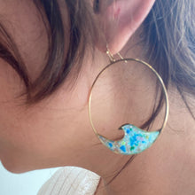Load image into Gallery viewer, Wave Hoop Earrings